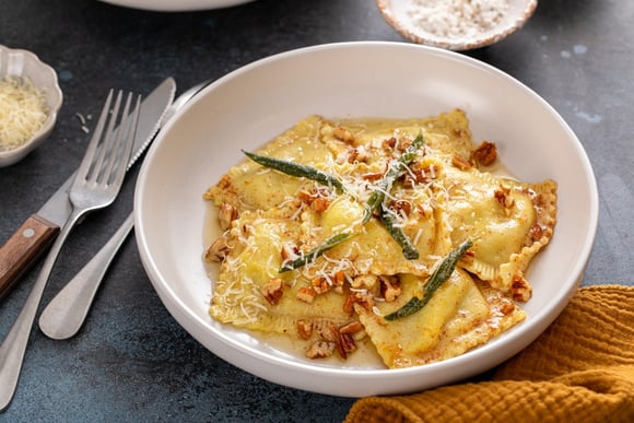 Ravioli de abóbora caseiro: desde que aprendi a fazer massa fresca, nunca mais comprei pronto