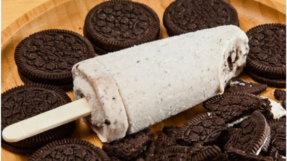 Picolé de Oreo no pacotinho: a receita sem sujeira que viralizou e vale toda a fama!