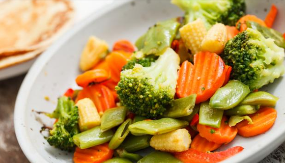 Vegetais são rico em nutrientes e não podem faltar nos pratos veganos. (créditos: TudoGostoso) 