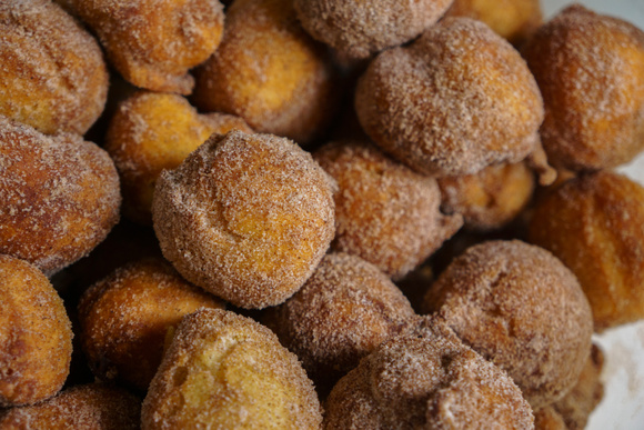 O bolinho de chuva de chocolate é perfeito para quem ama esse ingrediente! (Créditos: Shutterstock)