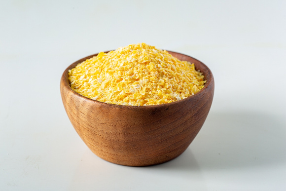 Nem pão francês, nem tapioca: esse lanche de frigideira com cuscuz fica pronto em minutos e sustenta de verdade