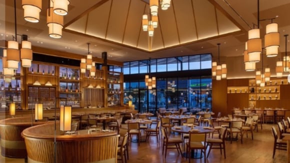 As unidades do restaurante são conhecidas pela elegância do design e o atendimento (Créditos: Reprodução / Instagram @noburestaurants)