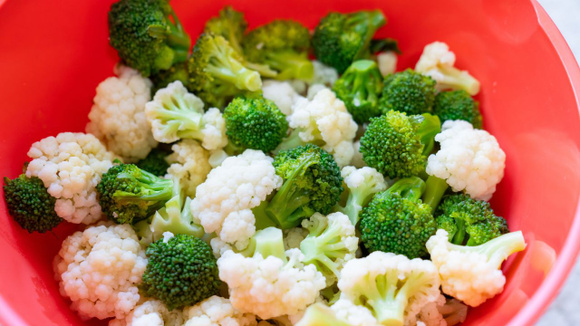Brócolis e couve-flor estão entre os vegetais mais saudáveis e nutritivos para nossa saúde (Créditos: Shutterstock)