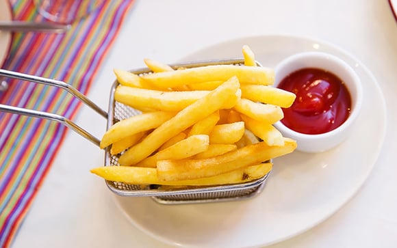 Truque do chef Joseba Arguiñano: "O segredo para fazer batatas fritas é cortá-las em cubos, fritá-las na frigideira e mexê-las no início do cozimento no óleo"