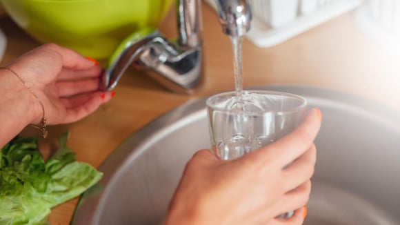 Pode beber água da torneira ou é melhor apostar em um filtro? Descubra a resposta para não colocar sua saúde em risco!