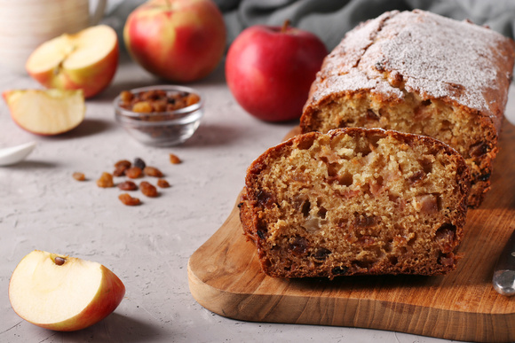 Bolo de maçã com canela é a receita perfeita para o seu lanche da tarde: fofinho e muito aromático