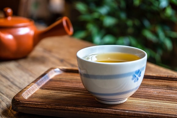 Nem chá verde, nem chá preto: essa é a melhor infusão para cuidar da saúde do seu coração