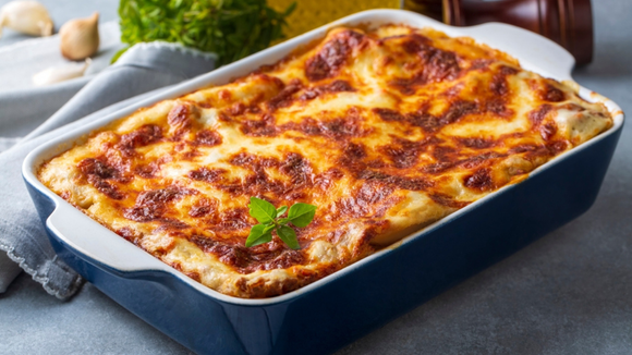 Domingo é o dia perfeito para preparar essa lasanha incrementada e reunir a família em um almoço incrível
