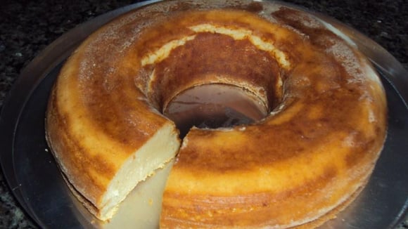 Bolo mole com coco muito cremoso e perfeito para um café da tarde (fica pronto rapidinho!)
