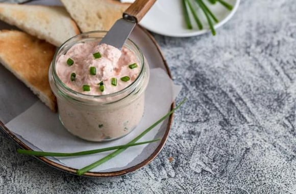 5 receitas com atum e utensílios para explorar o ingrediente na cozinha
