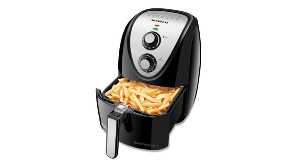 Modelo da Mondial com capacidade de 5 litros, potência de 1900W, acabamento preto/inox. (Créditos: Mondial/Amazon)