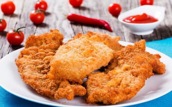 Esse filé de frango empanado fica melhor que o de fast-food (Créditos: TudoGostoso)
