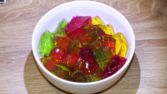 Gelatina é o ingrediente do momento em receitas fits, mas os benefícios vão além do que você imagina!