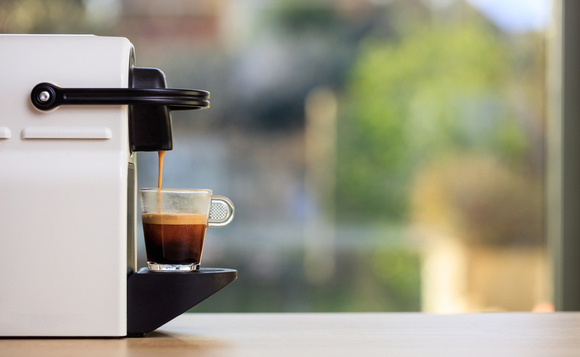 Café cremoso em casa: máquina da Nescafé está com 50% OFF