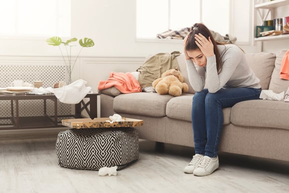 Muito além da bagunça: o que significa quando alguém não limpa a casa na frequência certa?