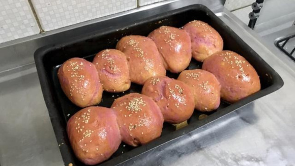 O pão fica muito crocante! (Créditos: Dario/ TudoGostoso)