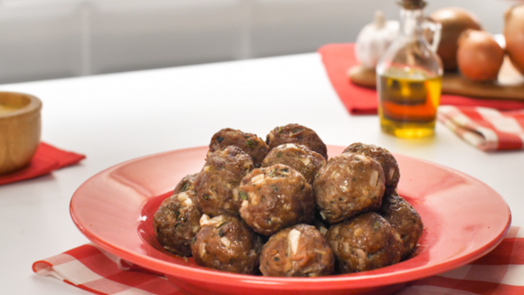 Bolinho de carne moída fácil de comer rezando: receita pronta em 10 minutinhos!