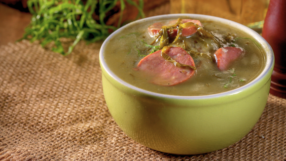 Caldo verde sem batata fica ainda melhor com este truque simples e barato que eu aprendi no TudoGostoso