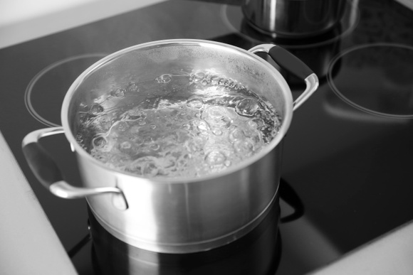 Limpe o seu chão com água quente e NUNCA MAIS TENHA A CASA SUJA