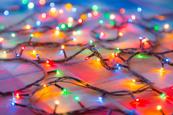 Como escolher as melhores luzes de Natal de LED para iluminar as festas de fim de ano e reaproveitar nos próximos anos