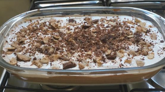 Essa torta de bombom é um delícia e é fácil de ser feita! (Créditos: TudoGostoso/Verônica Macedo)