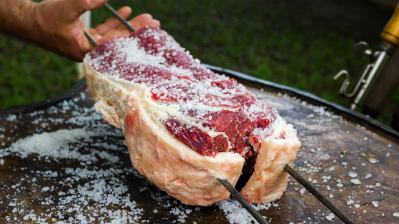 “Cinco carnes baratas para um churrasco de respeito”: um açougueiro me revelou opções econômicas que ficam deliciosas na churrasqueira