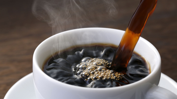 Como fazer café sem uma cafeteira, mas igualmente delicioso: aqui estão as melhores técnicas, é fácil e rápido