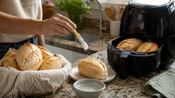 Pão amanhecido nunca mais: o TudoGostoso mostra o truque que salva qualquer pão
