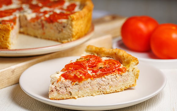 Torta salgada de atum sem massa: receita fácil e econômica, pronta em minutos