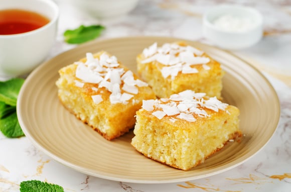 Esse é o melhor bolo de limão que já comi na minha vida: receita simples para deixar toda a família querendo mais uma fatia