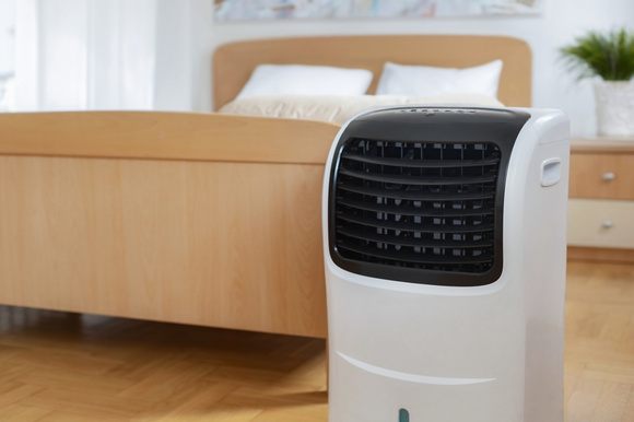 Mudou de quarto, levou o frio junto: ar-condicionado portátil em oferta