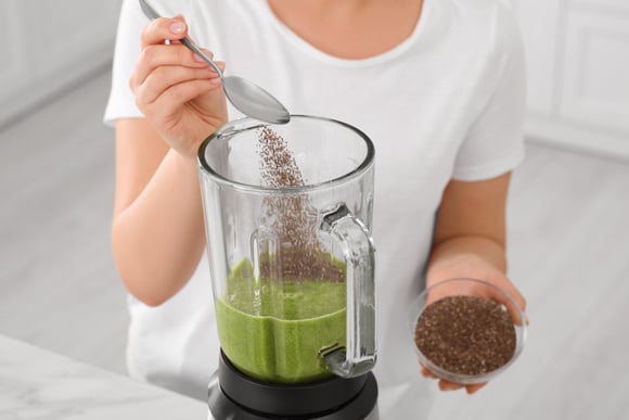Você está comendo chia errado e não sabia: nutricionista ensina o que fazer para não desperdiçar benefícios