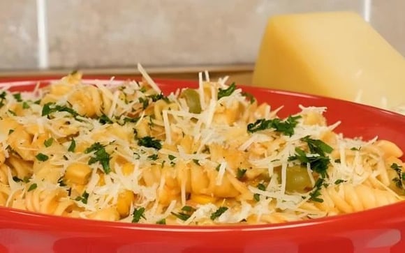 Aposte na panela de pressão para um macarrão rápido e saboroso (Créditos: TudoGostoso)