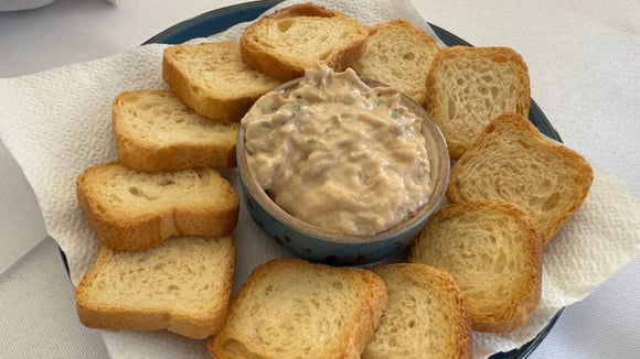 Parei de adicionar maionese no atum na hora de fazer patê: esse outro ingrediente deixa muito mais gostoso e é mais saudável