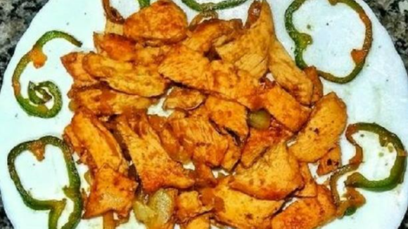 Filé de frango frito sem óleo é a prova que você não precisa de fritura para comer um bom filé de frango (Créditos: TudoGostoso/Bekan Pinheiro) 