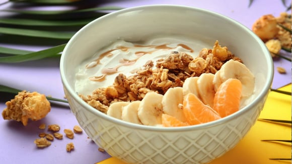 Substituí o pão de forma por esse café da manhã para perder peso e ganhar massa muscular: os benefícios de consumir iogurte com granola caseira