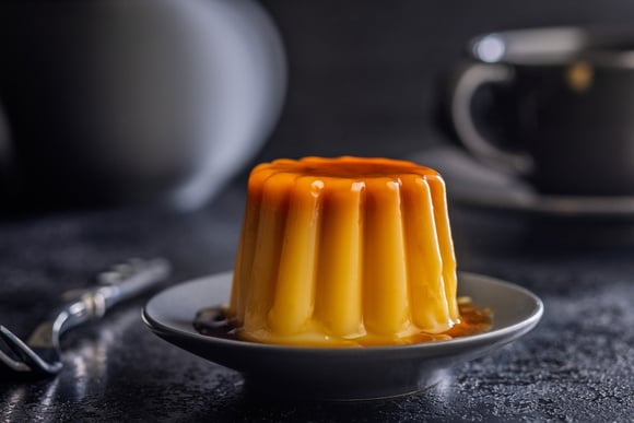 Depois que eu aprendi como fazer esse pudim de dois sabores, nunca mais quis fazer de outro jeito: aprenda no TudoGostoso!