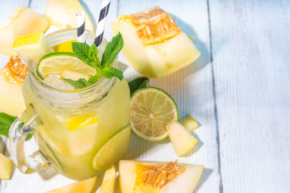 Suco de melão com limão no café da manhã para emagrecer mais rápido: receita ajuda na perda de peso