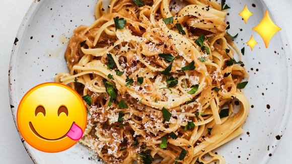 Ninguém para de falar dessa receita de macarrão INCRÍVEL com um ingrediente simples! Você precisa fazer AGORA na sua casa!