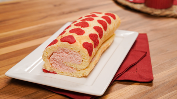 Essa é a sugestão deliciosamente romântica do TudoGostoso para o seu Dia dos Namorados: esse rocambole vai deixar o seu date ainda mais apaixonado!