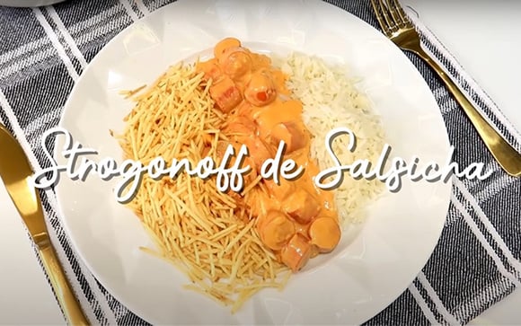 Strogonoff de salsicha é o almoço econômico muito fácil e rápido de fazer que a família toda adora, o meu filho come até abrir as calças