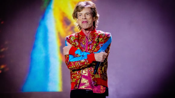Mick Jagger, aos 83 anos: "Eu treino seis dias por semana, corro 12 quilômetros diariamente e como muito."
