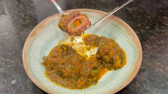 Dá certo com coxão duro, coxão mole ou patinho: bife rolê na pressão muito suculento, saboroso e simples de preparar