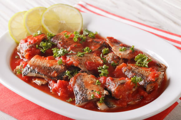 7 receitas com sardinha que são baratas, nutritivas e ricas em ômega-3