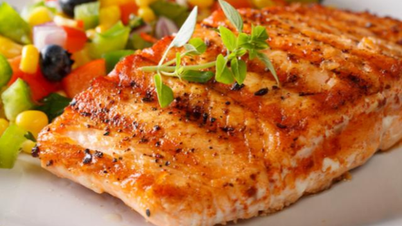 Salmão é o peixe mais rico em vitamina D. (créditos: TudoGostoso)