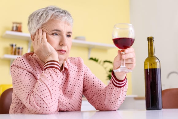 Jeremy London, cirurgião cardíaco: "Mesmo o consumo moderado de álcool pode causar ou agravar a pressão alta"