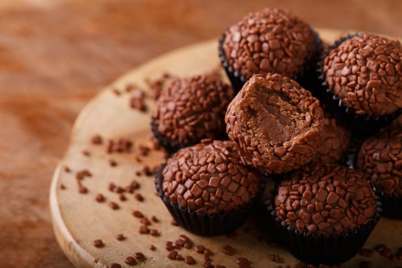 Sem leite condensado para fazer brigadeiro? Descubra como o arroz pode te salvar quando bater a vontade de um docinho