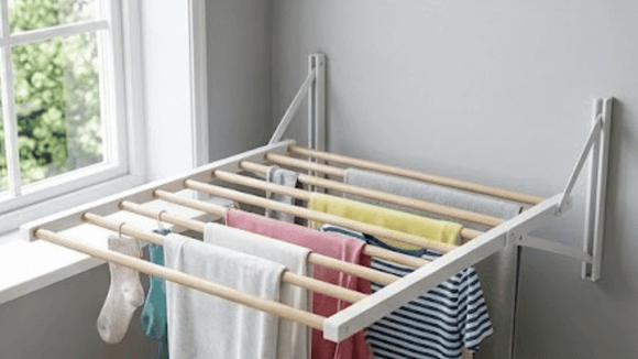 Os varais de roupa são um incômodo visual: confira 3 alternativas do TudoGostoso para secar roupas que deixam o espaço livre de bagunça