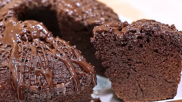 Bolo de chocolate sem farinha: massa fofa e molhadinha é irresistível, nunca consigo comer uma fatia só