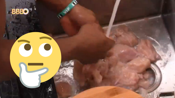 Polêmica na cozinha do BBB24: Davi errou ao lavar frango no ralo da pia? TudoGostoso esclarece se é higiênico ou não